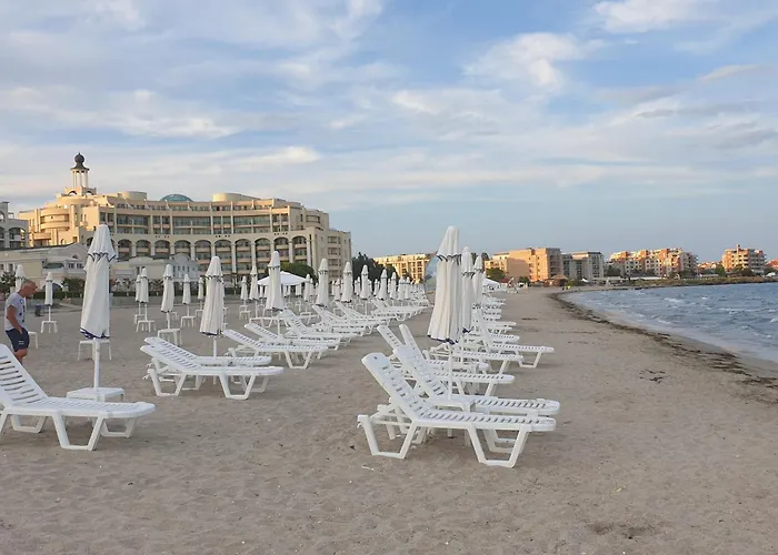 公寓 Sunset C4-17 *